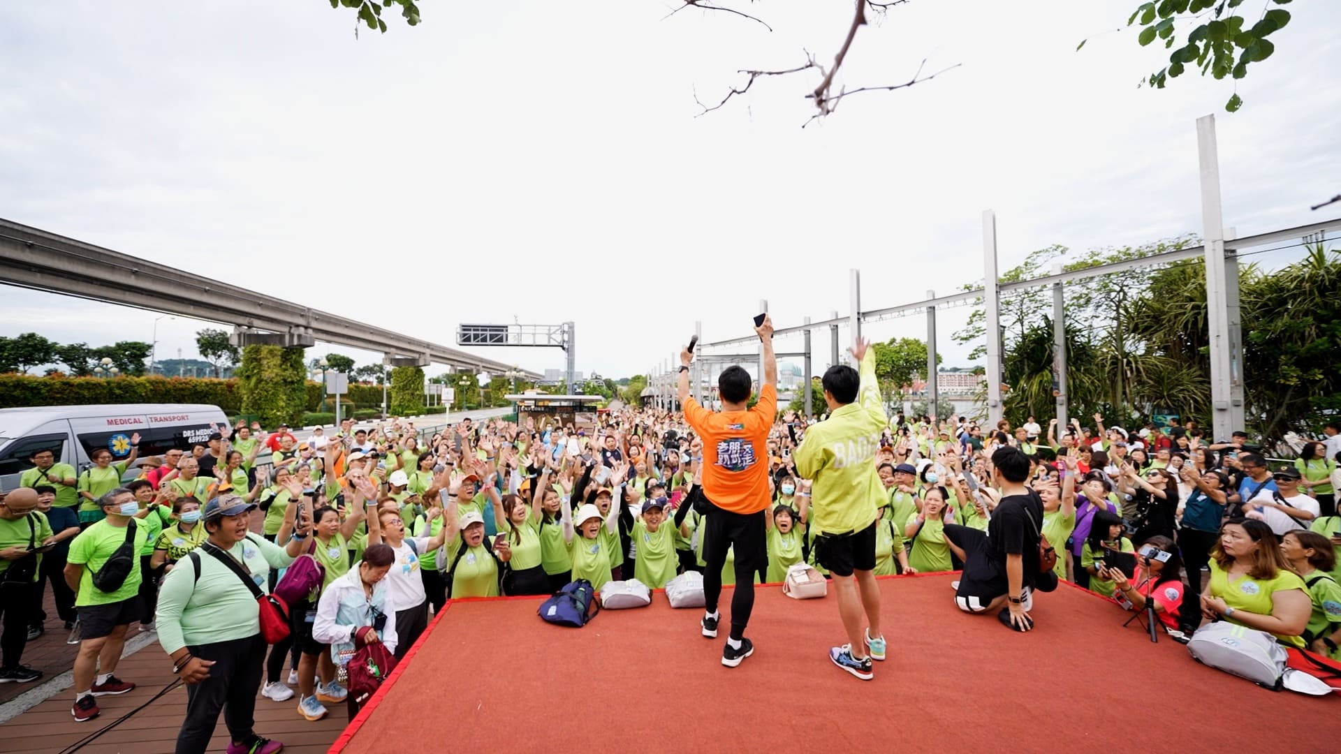 papazao-participants-walk-sentosa-firstcom-academy-5